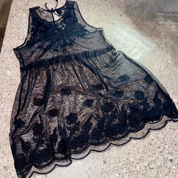 Abercrombie & Fitch Black Embroidered Sheer Tunic/Cover-Up with Keyhole Back Tie - Picture 6 of 9